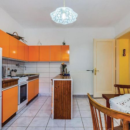 1 Bedroom Beautiful Apartment In באקר מראה חיצוני תמונה