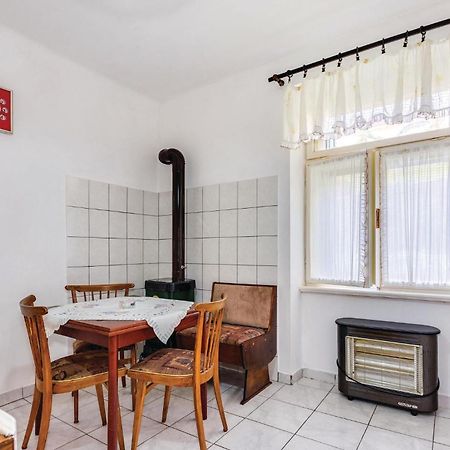 1 Bedroom Beautiful Apartment In באקר מראה חיצוני תמונה