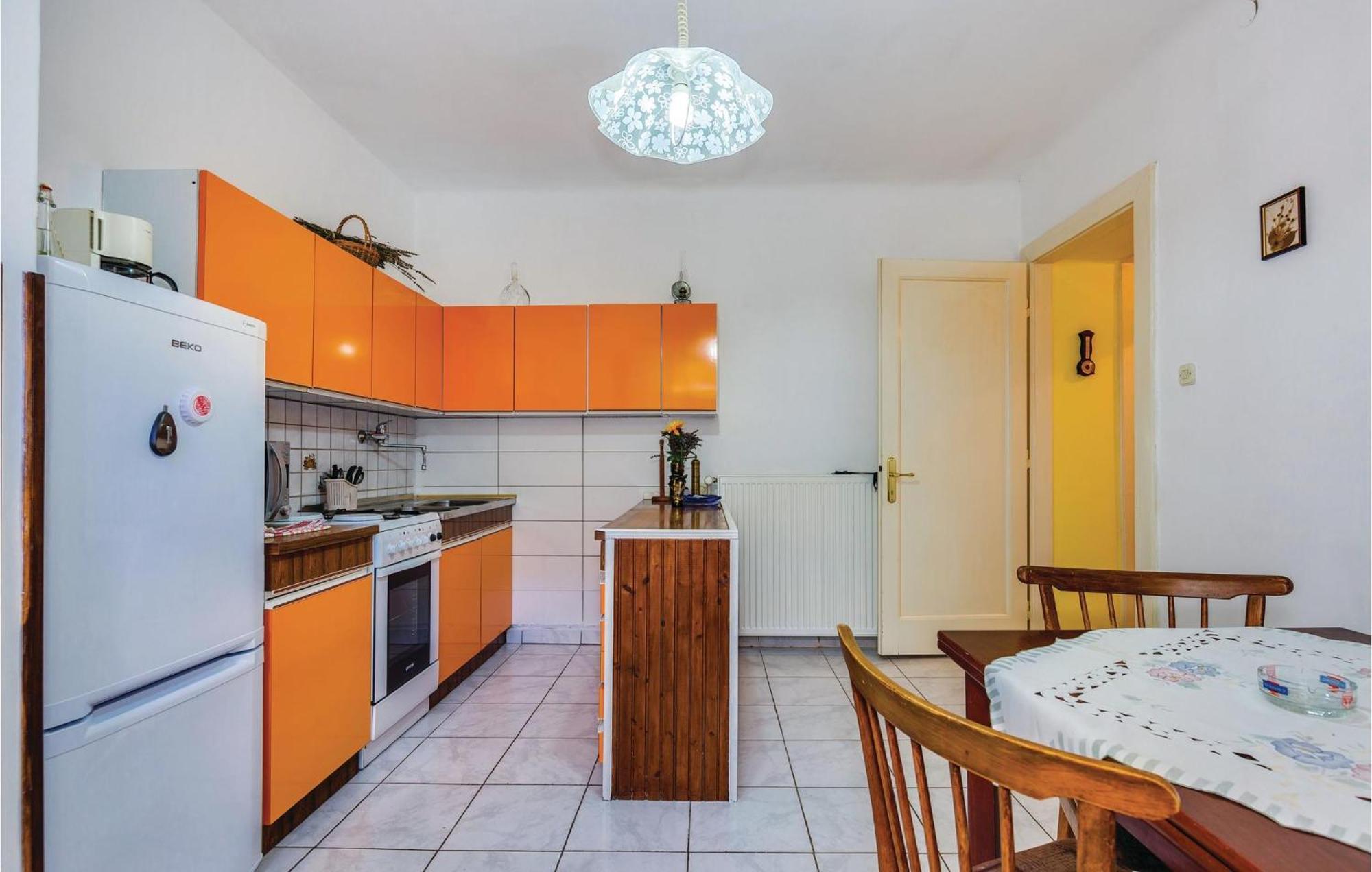 1 Bedroom Beautiful Apartment In באקר מראה חיצוני תמונה