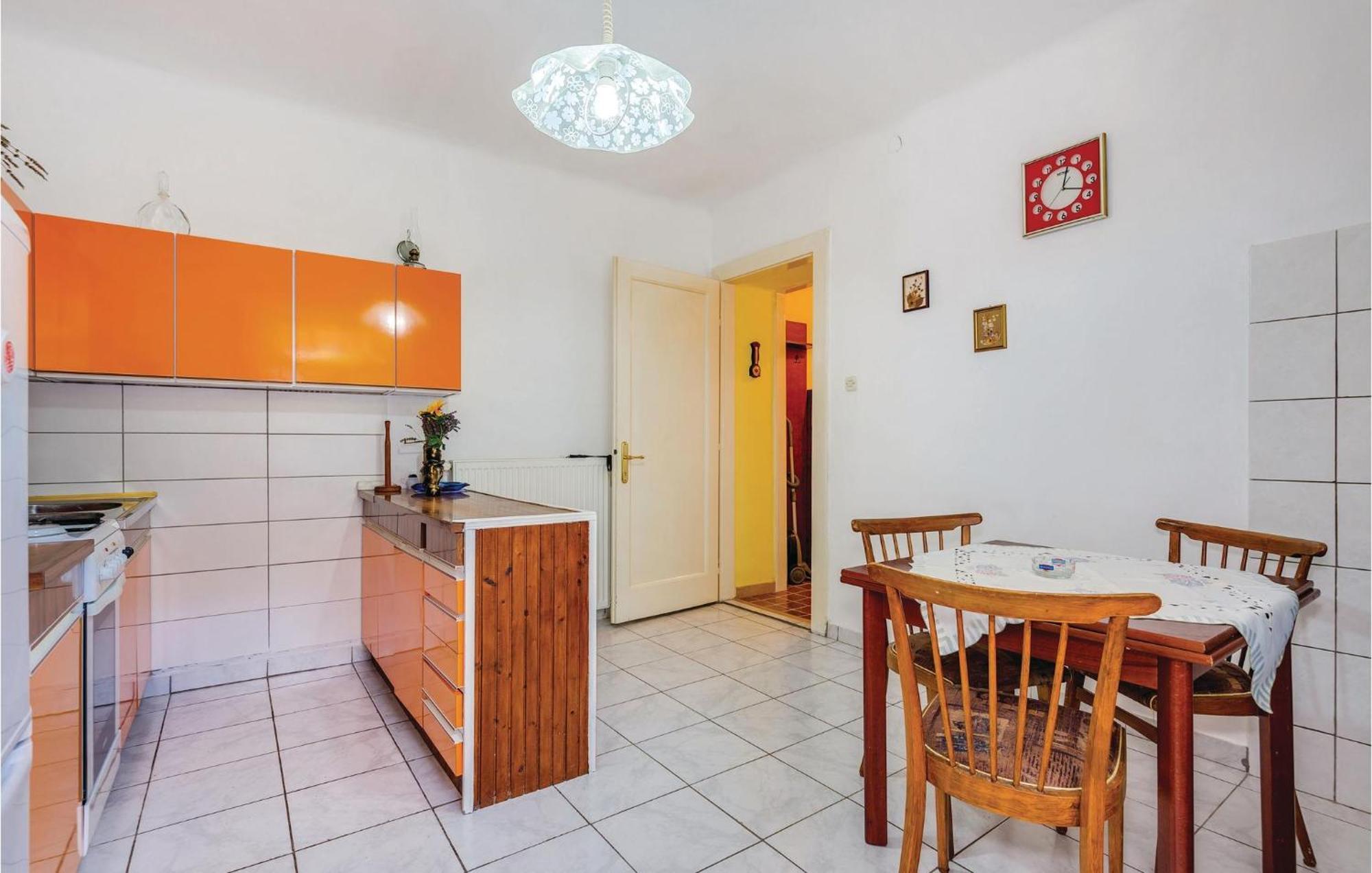 1 Bedroom Beautiful Apartment In באקר מראה חיצוני תמונה