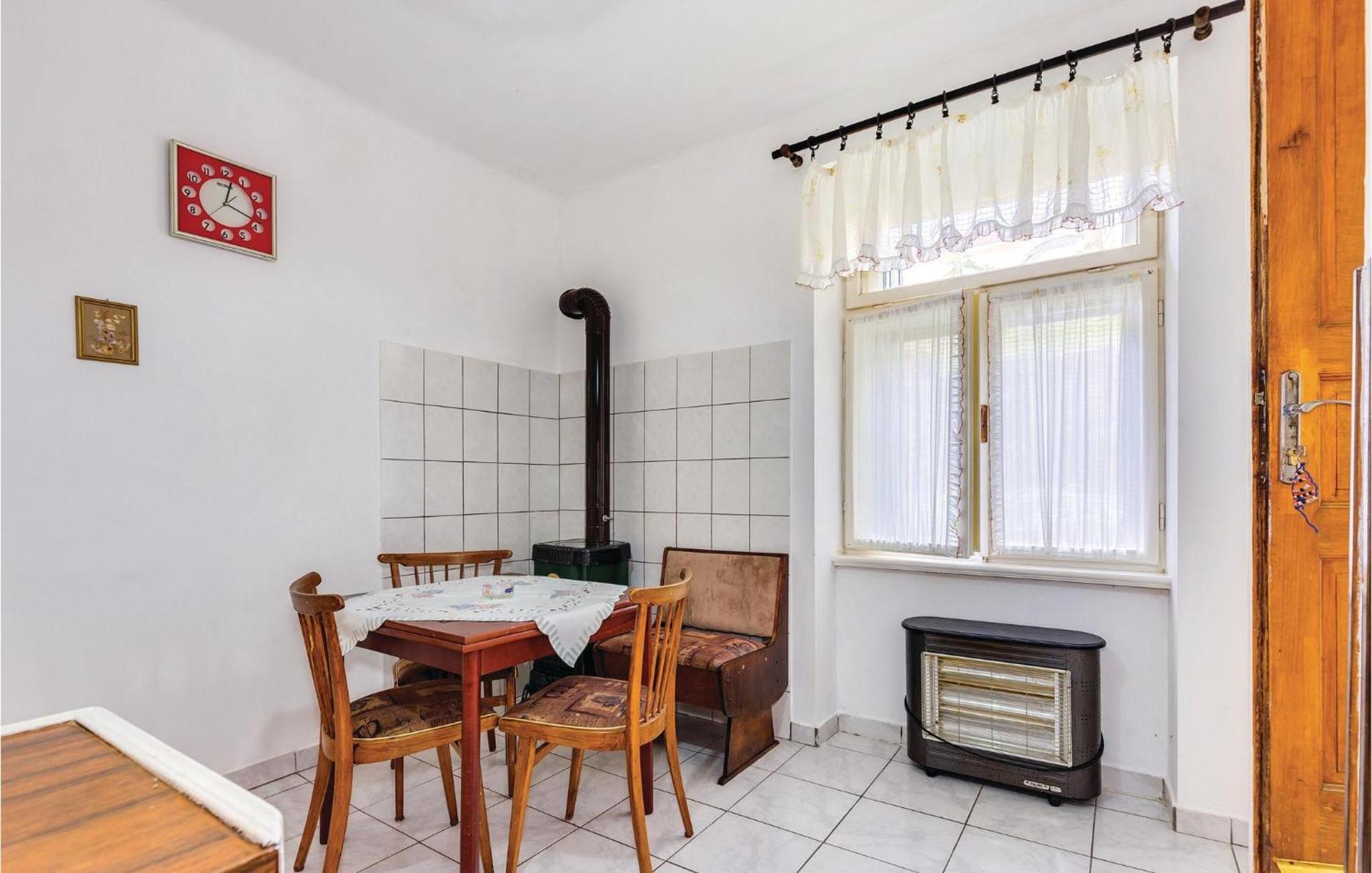 1 Bedroom Beautiful Apartment In באקר מראה חיצוני תמונה